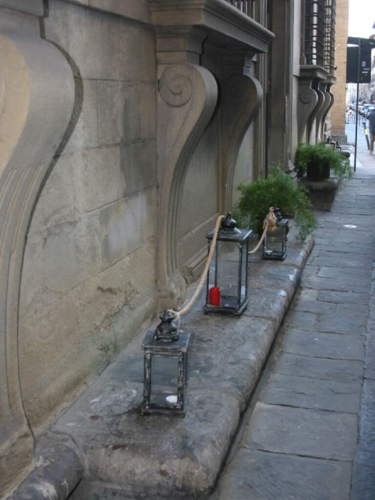 Particolare via del centro a Firenze
